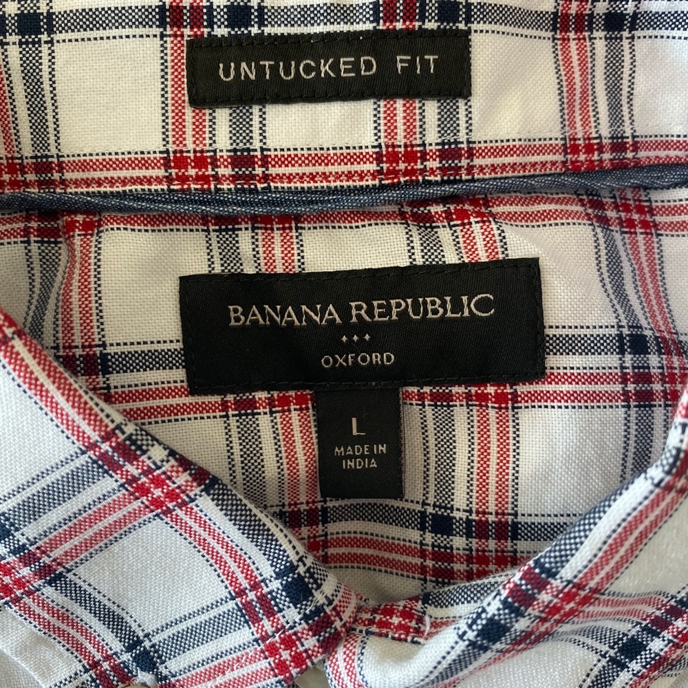 Banana Republic Slim Fit, Untucked Oxford Shirt - Picture 2 of 2